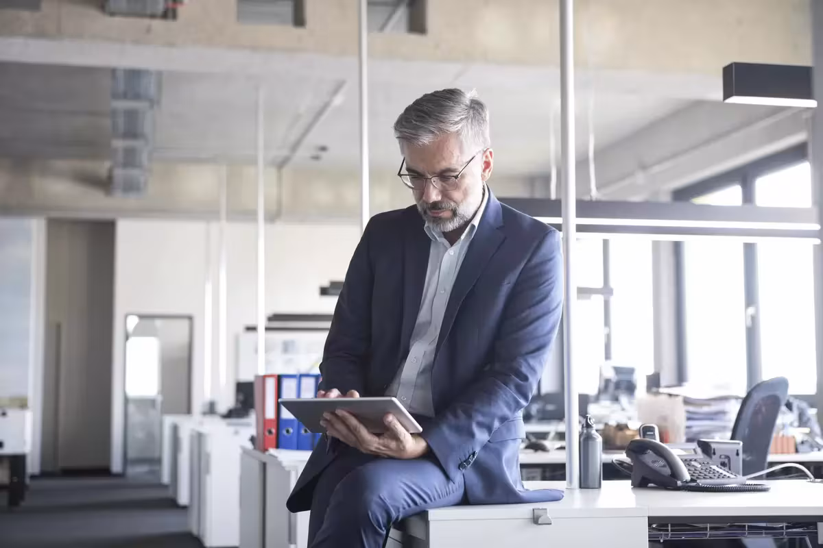 Advantages-disadvantages-investing1_extra